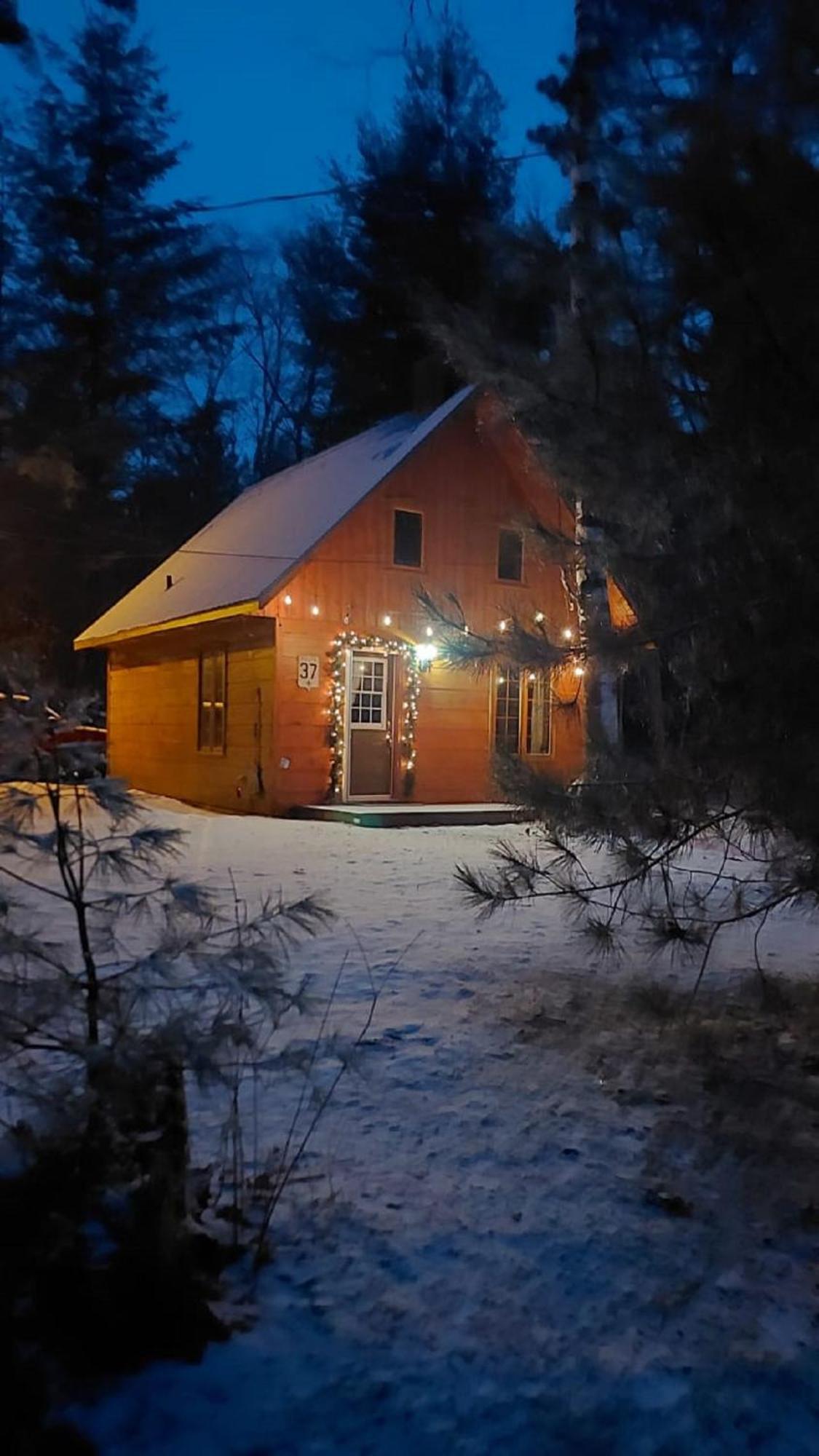 Les Chalets Sur Le Cap Saint Joachim Luaran gambar